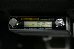 ブーストコントローラー
BLITZ DUAL SBC SPEC-R
